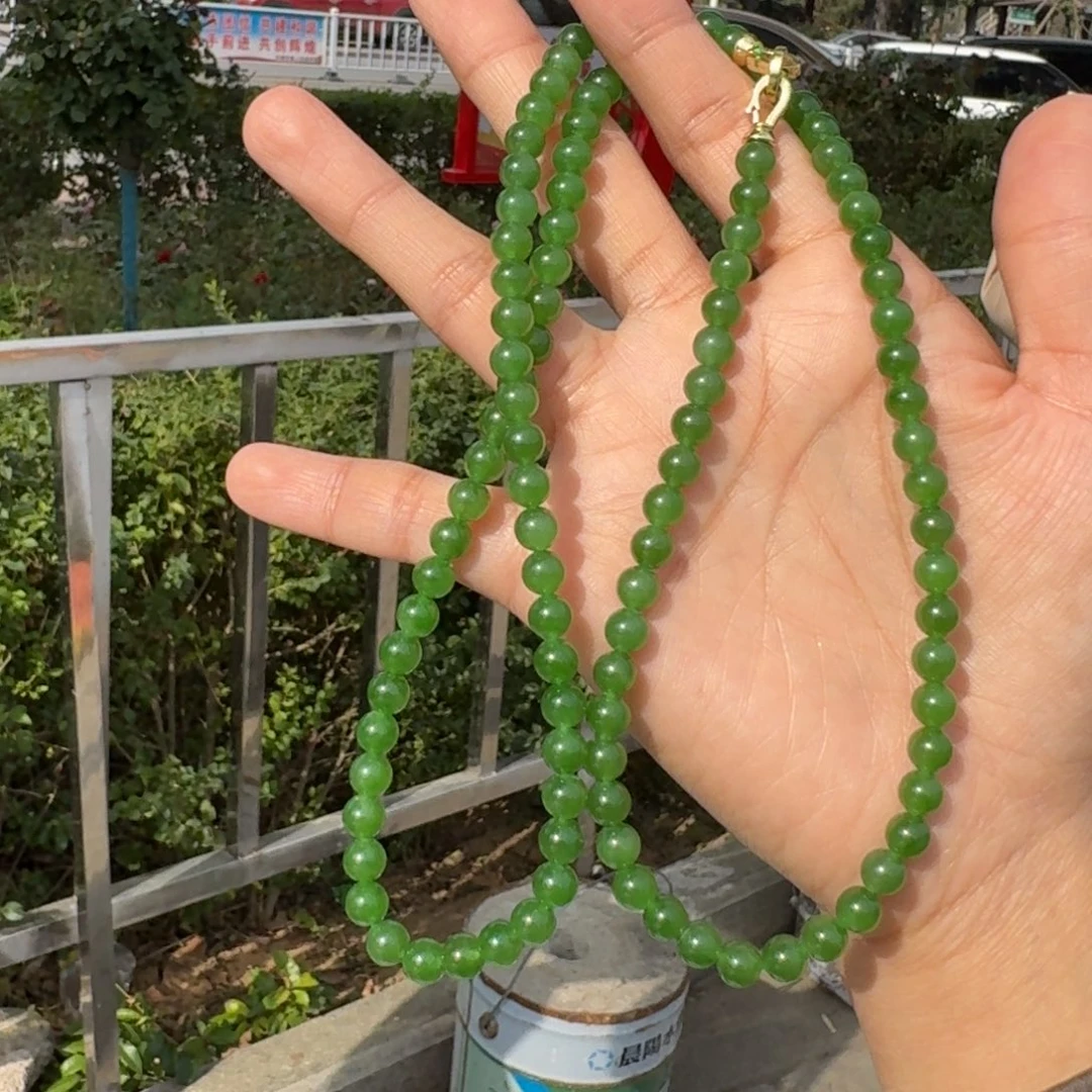 和田玉颈饰未镶嵌色标阳绿碧玉豹哥拍一发一