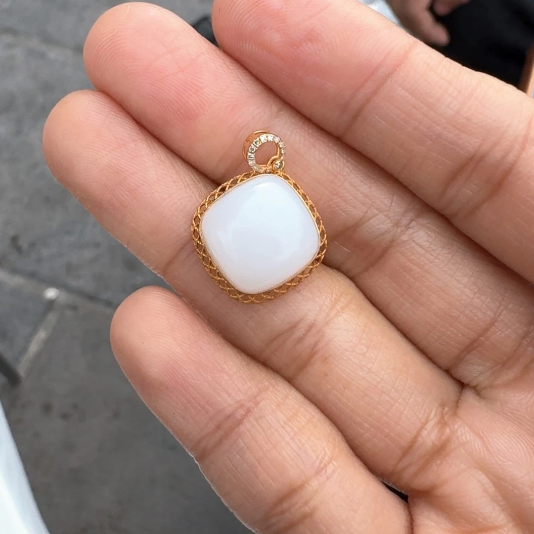 和田玉颈饰18K金镶嵌白玉方糖TZ拍一发一