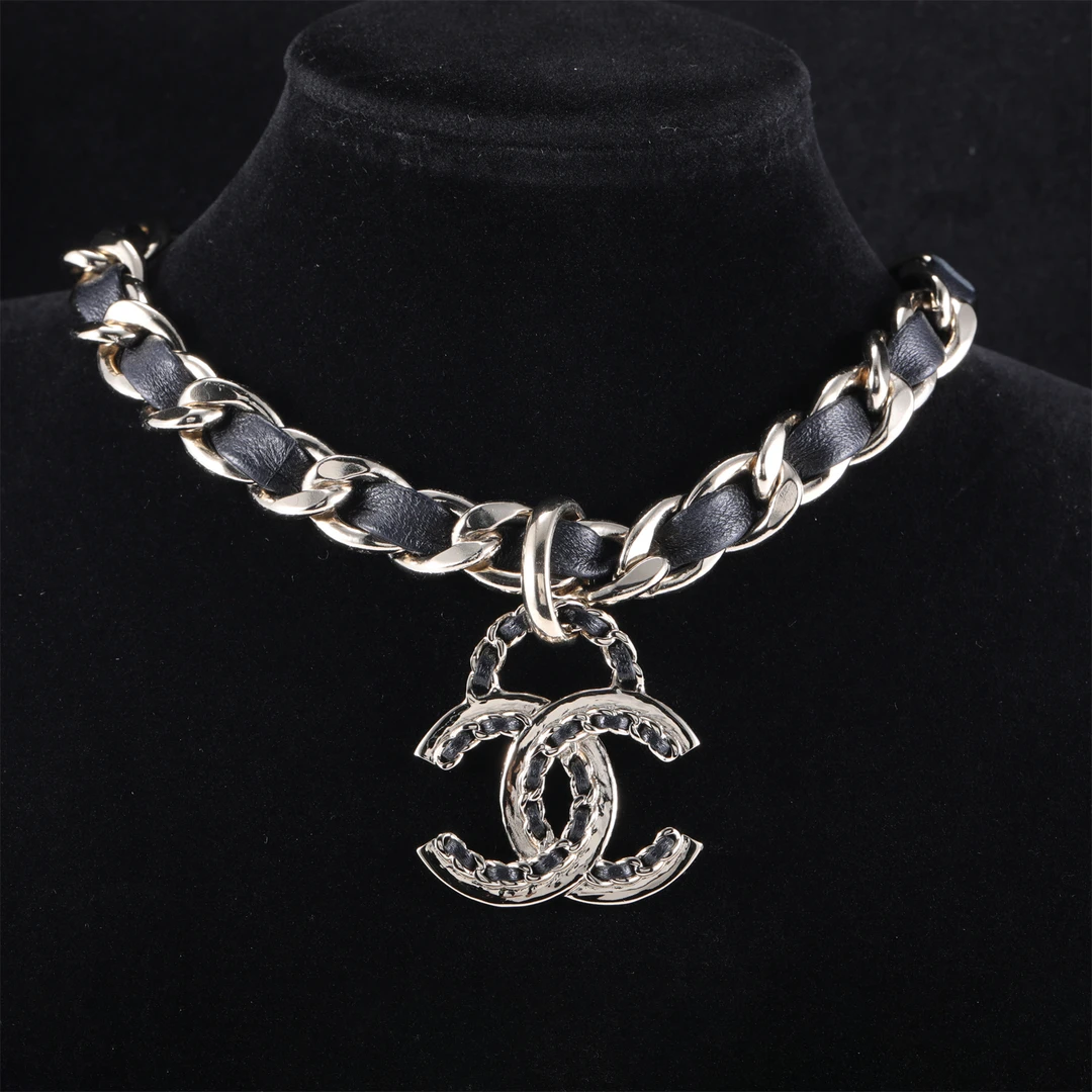 99新  -100 小花6娜 CHANEL 大logo 皮穿链 项链