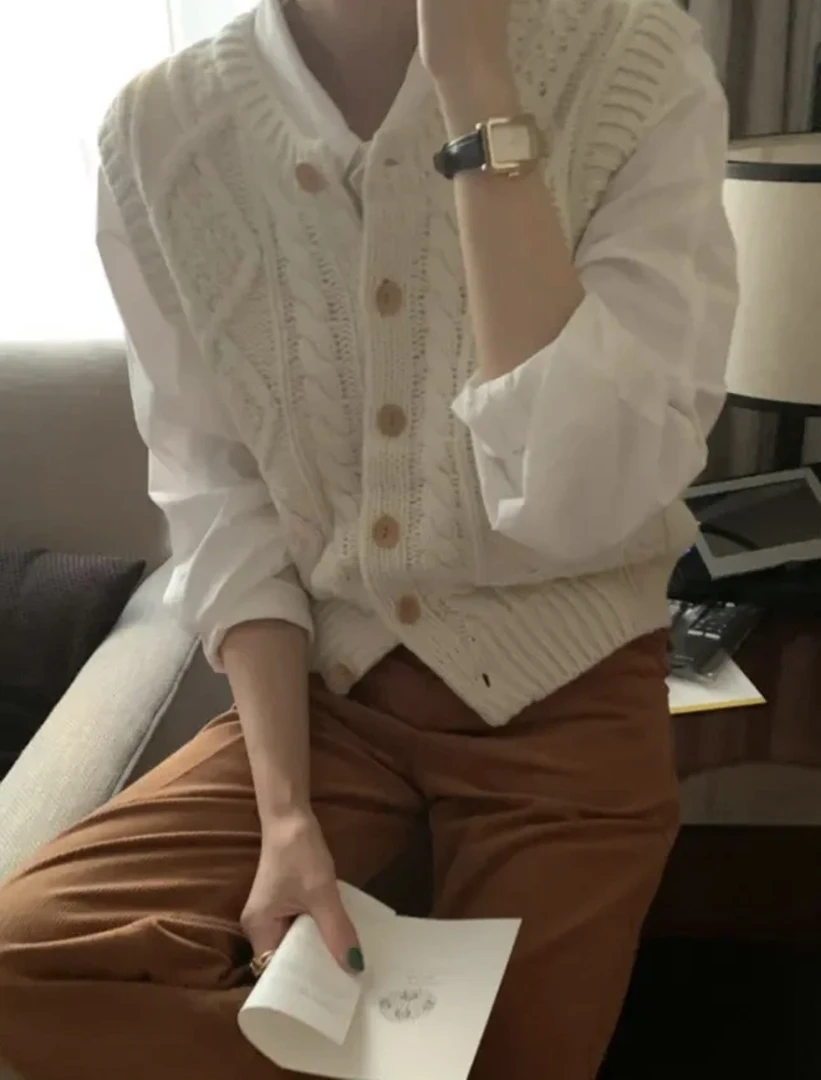 韩系复古麻花实木扣加厚马甲