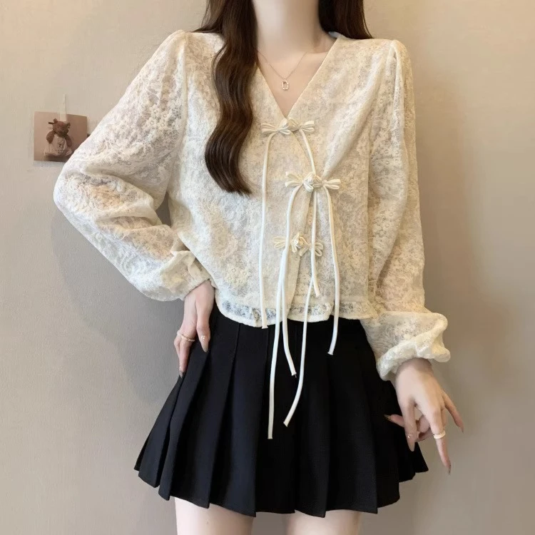 衬衫上衣蕾丝长袖洋气短款法式小众显瘦气质时尚百搭春设计感宽松