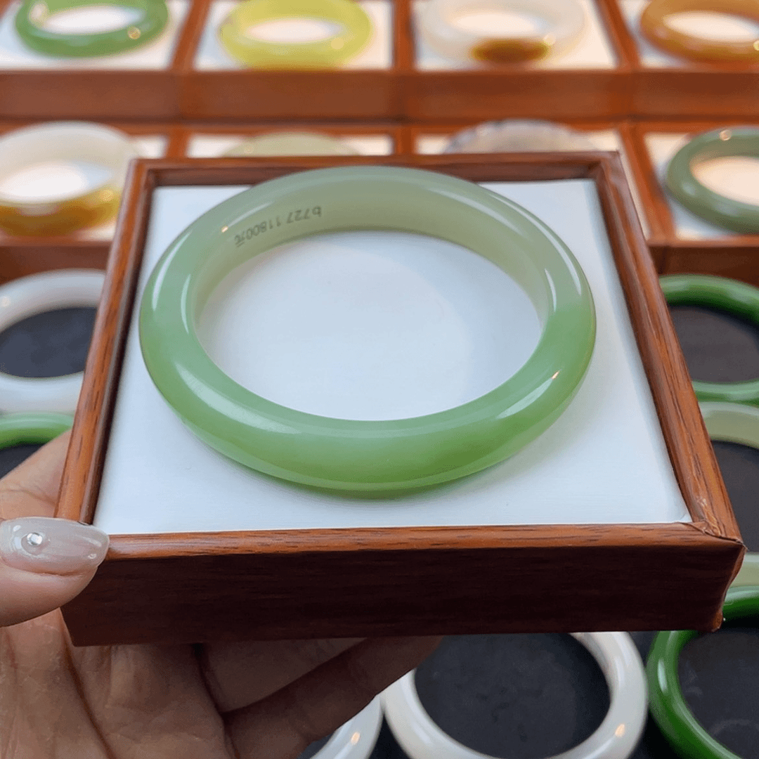 【闪购商品】和田玉手镯未镶嵌57-58