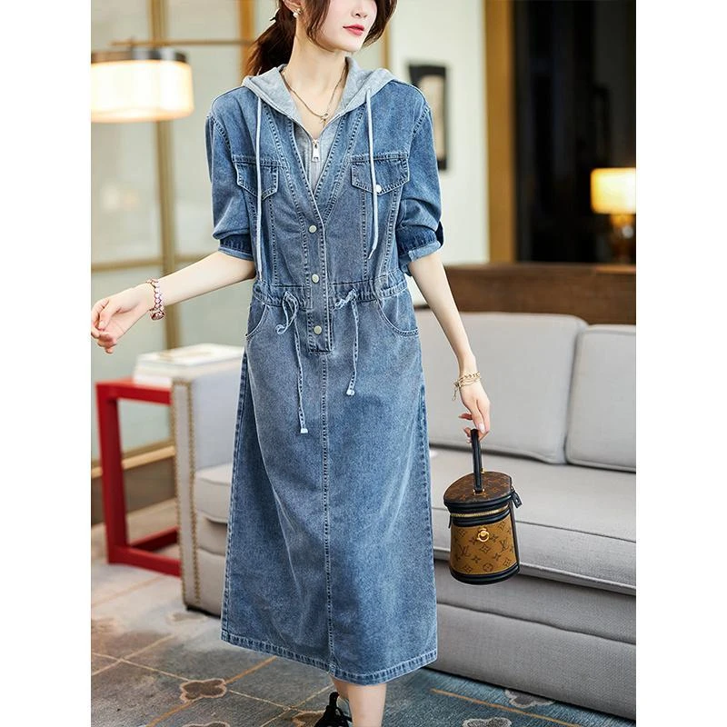 收腰气质休闲大码牛仔连衣裙女2025年新款时尚洋气连帽减龄长裙