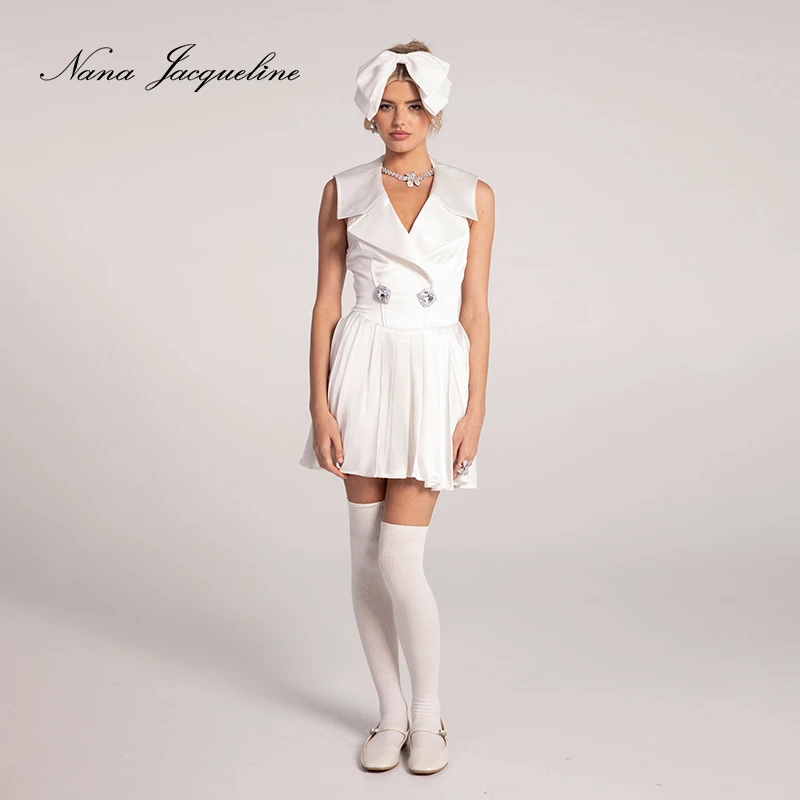 【夏日限定】NanaJacqueline翻领百褶连衣裙新款无袖钻扣白色短裙