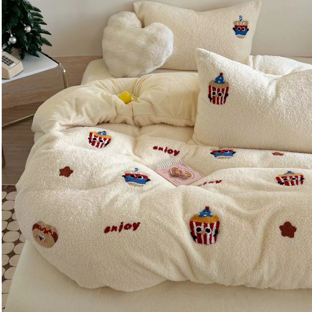 小玲子 可乐桶 冬季泰迪绒+牛奶绒刺绣三件套四件套 可爱卡通风