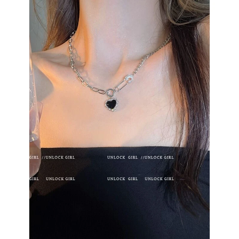 钛钢项链 ins黑色爱心钛别针设计女小香风简约气质穿搭小众锁骨链