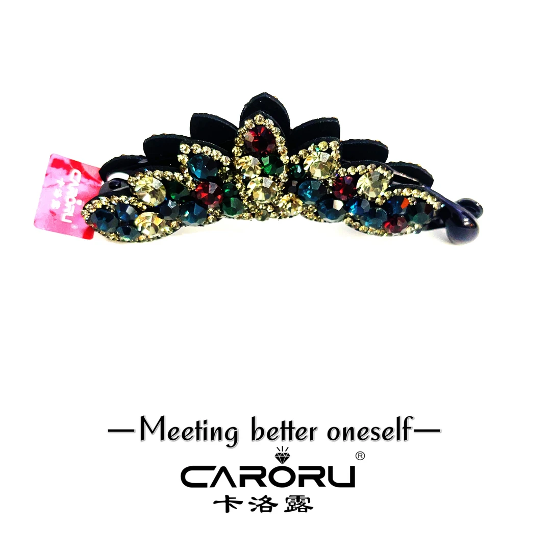 CARORU卡洛露-【雀羽．香蕉夹】原创奥钻时尚气质香蕉夹