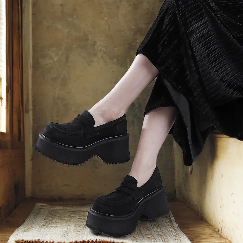 广州厚底秋冬新款原创复古舒适坡跟英伦风头层牛皮百搭乐福鞋单鞋