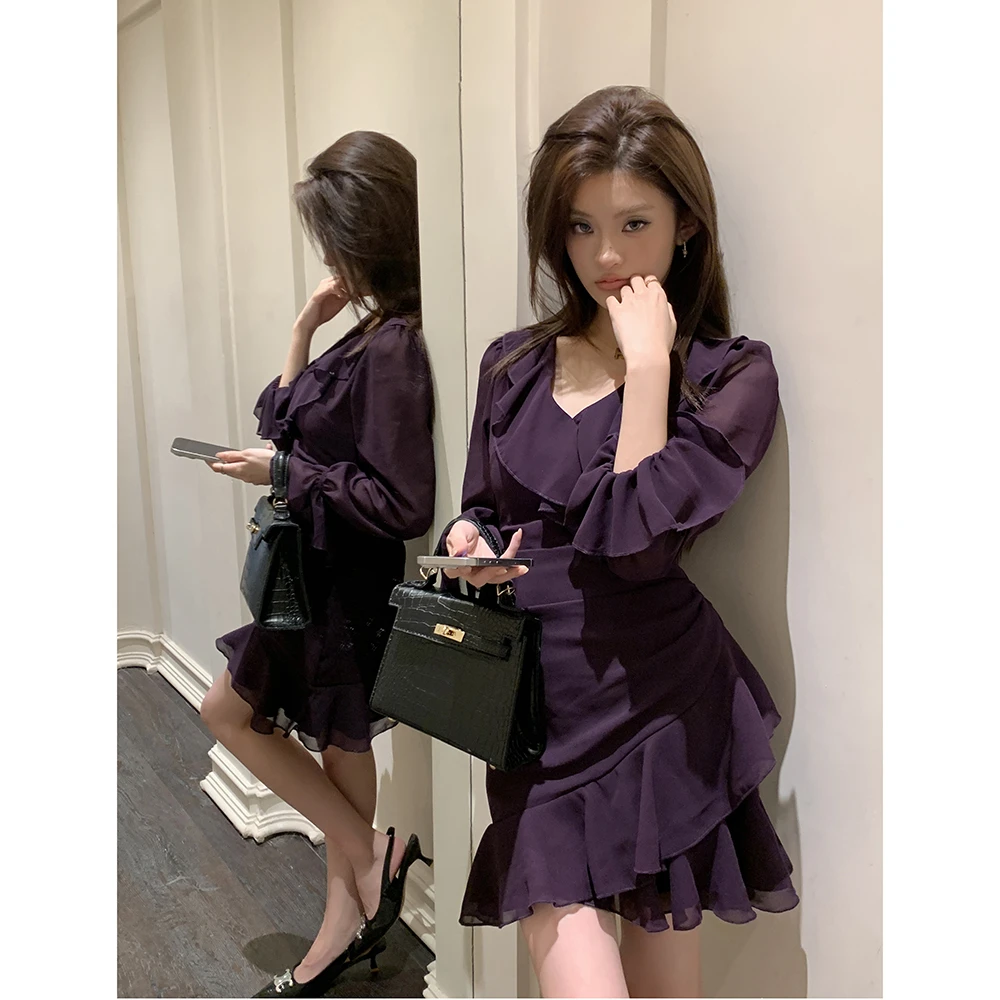 秋冬新款法式复古烛光晚餐V领连衣裙女荷叶边喇叭袖修身包臀短裙