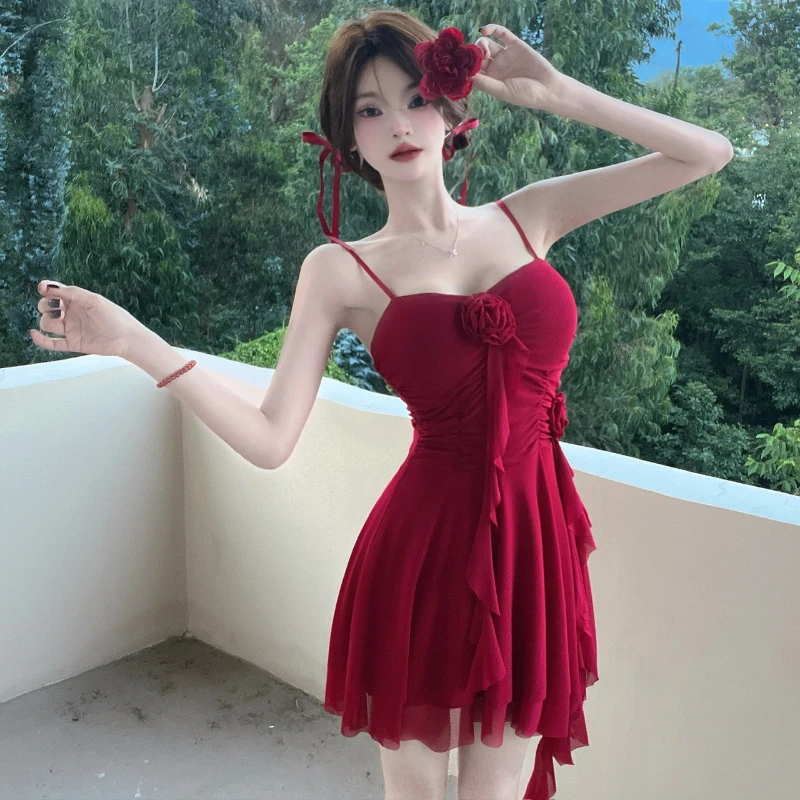 法式复古纯欲风荷叶边红色短裙性感褶皱不规则收腰显瘦吊带连衣裙