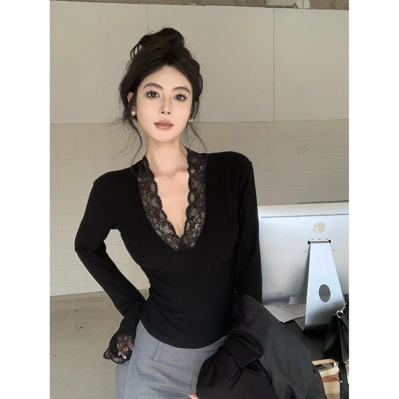 纯欲辣妹性感小众感V领黑色长袖T恤女秋冬修身显瘦内搭打底衫上衣