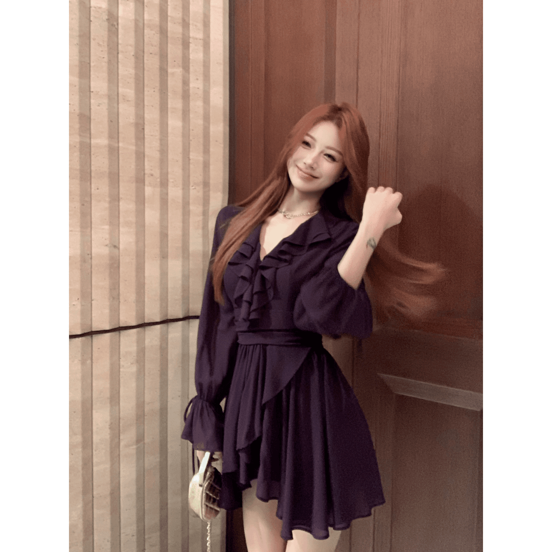 夏季法式复古氛围感荷叶边V领系扣收腰显瘦连衣裙气质海边度假裙