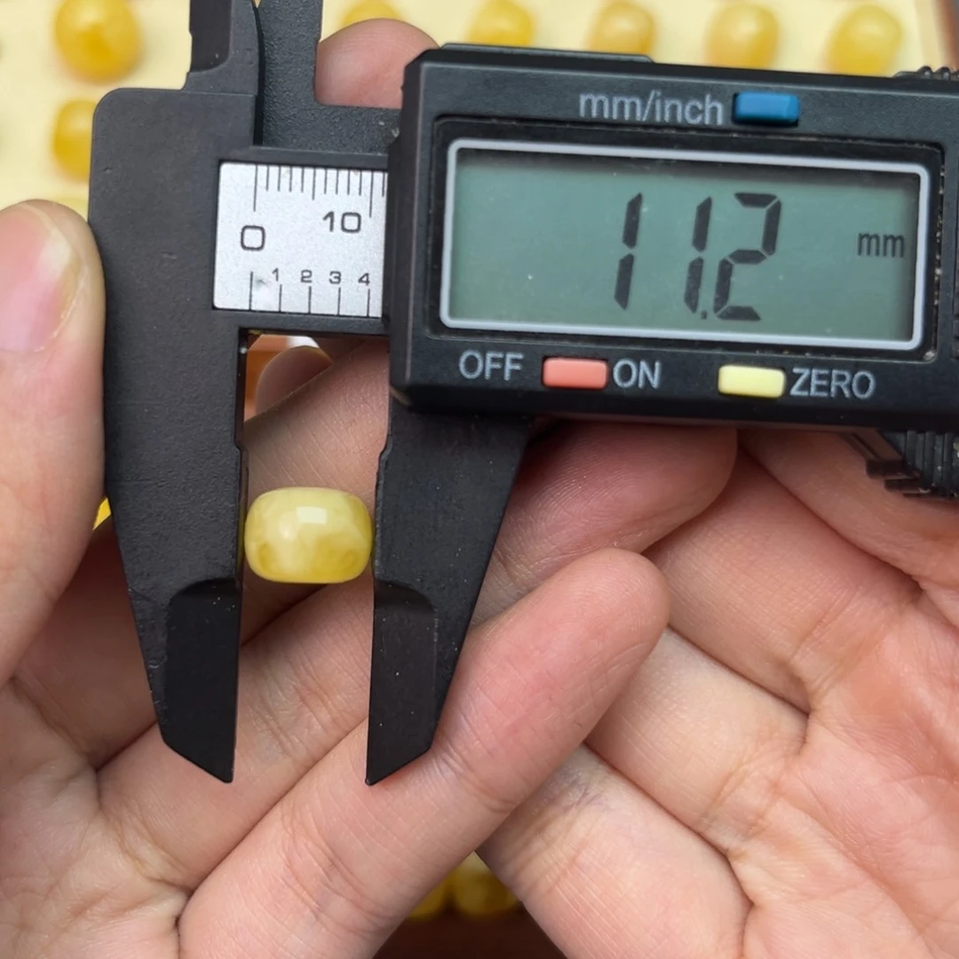 琥珀裸石未镶嵌鸽**鸽