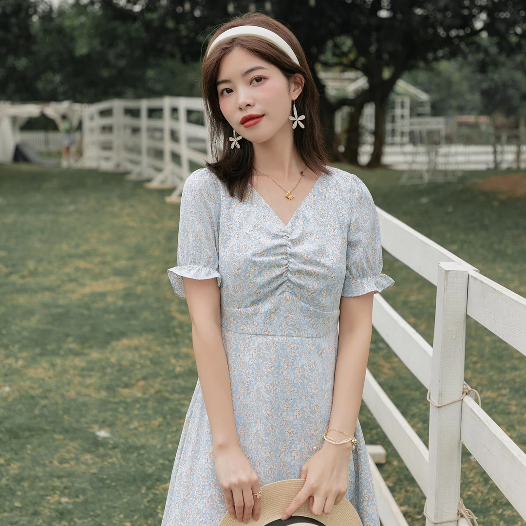 0495浪漫少女心~柒量一裁小个子浅蓝V领甜美碎花微叉短袖连衣裙女