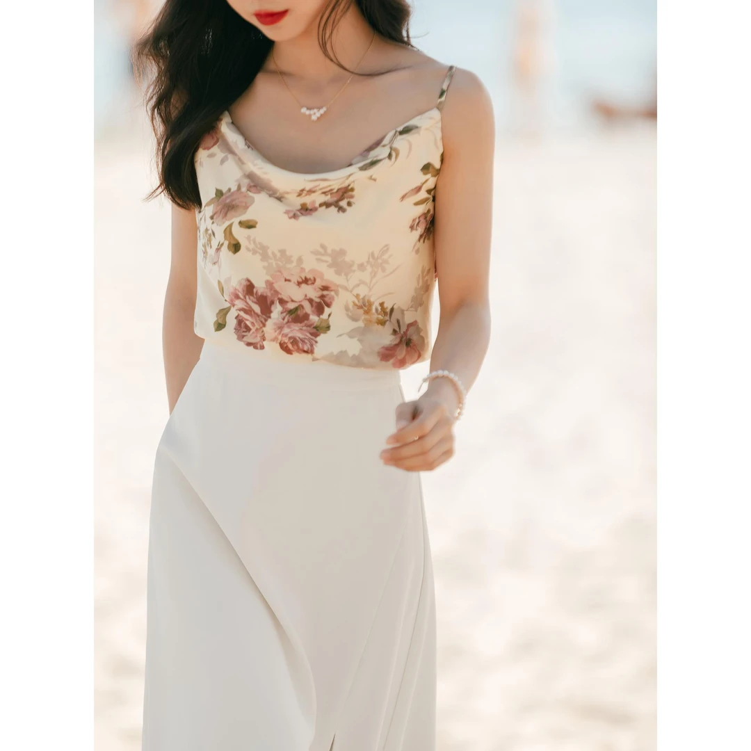 0256宠辱不惊柒量一裁小个子温婉大气粉色光泽缎感印花吊带上衣女