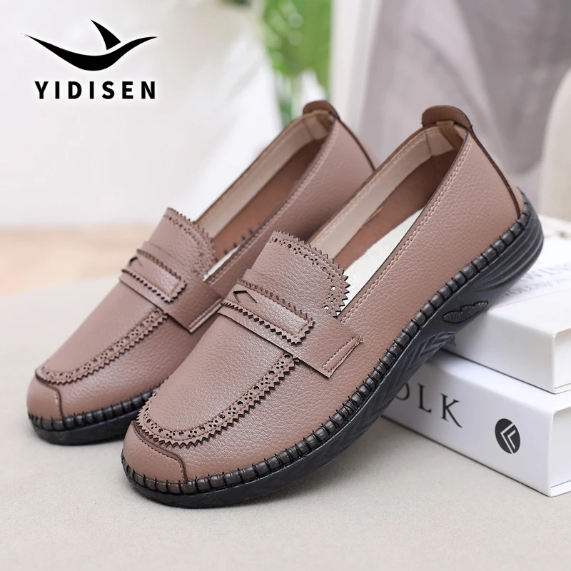 意迪森中老年妈妈鞋软面软底春秋季防滑舒适皮鞋老人单鞋轻便女鞋