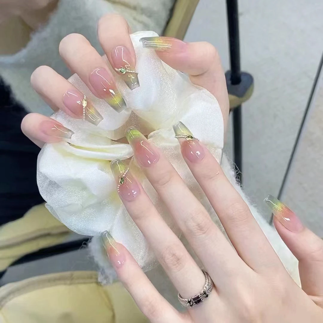 绿精灵法式腮红猫眼长款美甲