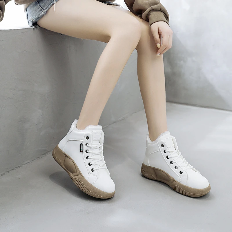 2023年秋冬新款高帮女鞋厚底加绒软底休闲百搭保暖网红时尚平底鞋