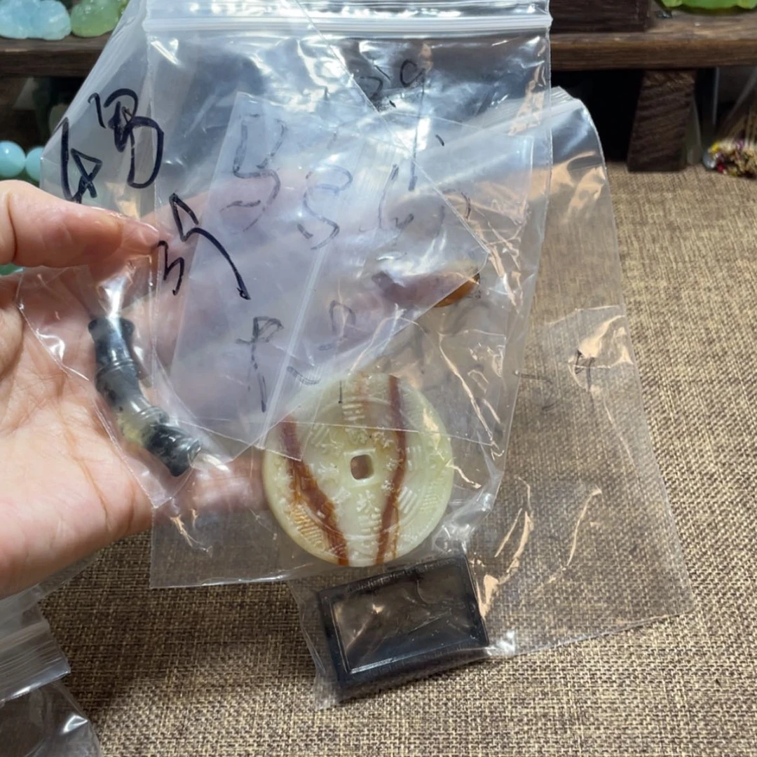 【闪购商品】蛇纹石玉颈饰未镶嵌牙*