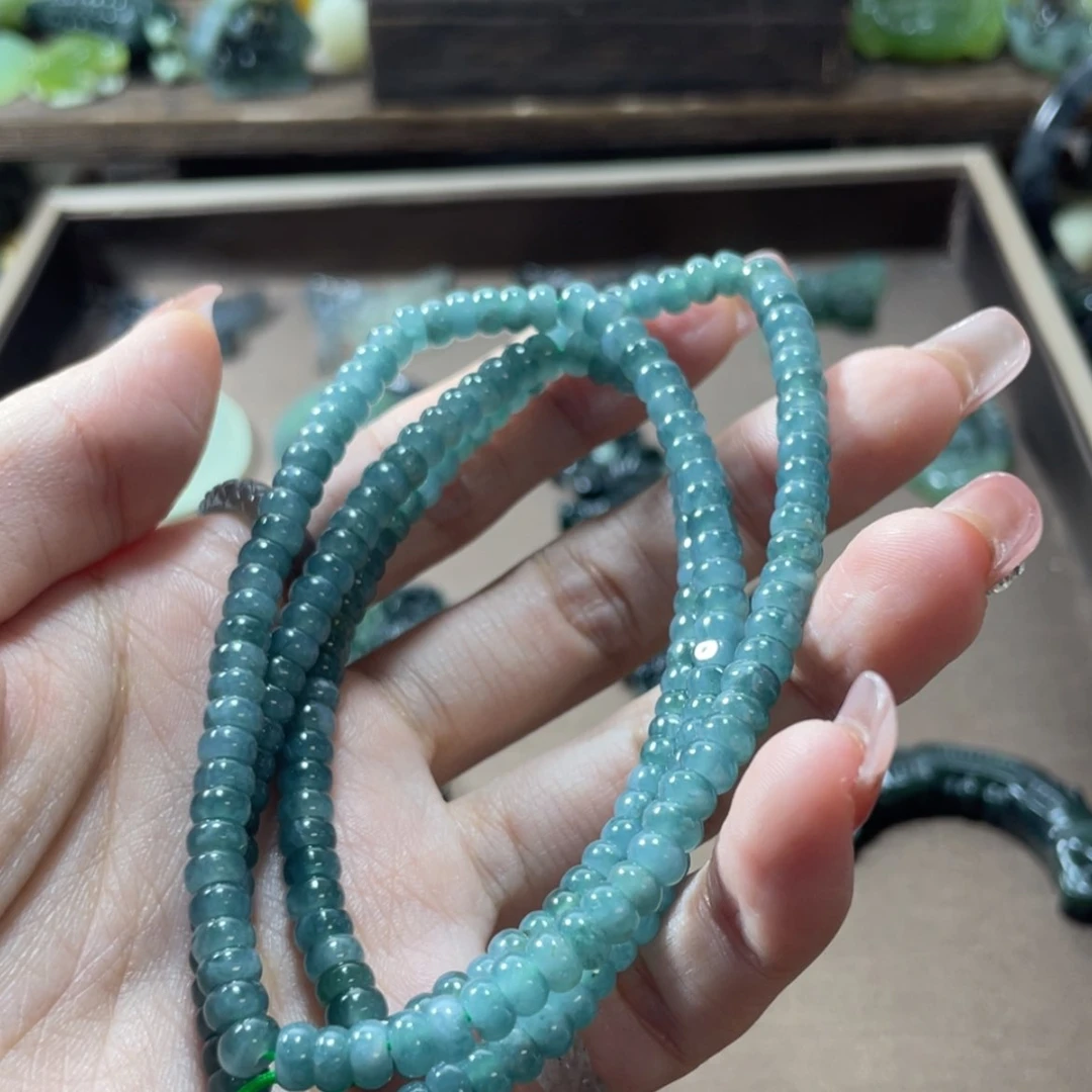 【闪购商品】蛇纹石玉颈饰未镶嵌不****?