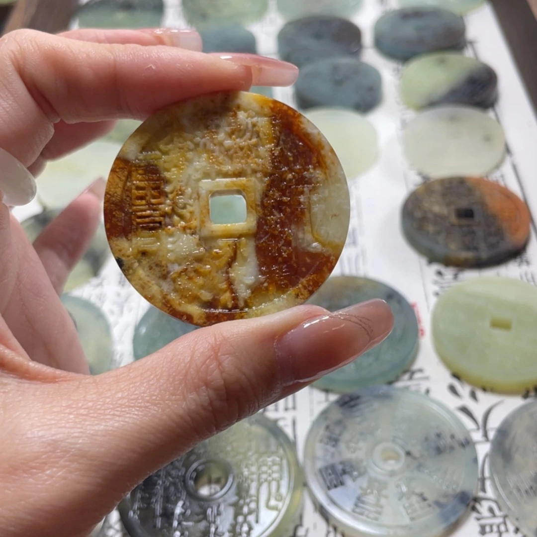 【闪购商品】蛇纹石玉颈饰未镶嵌?****中