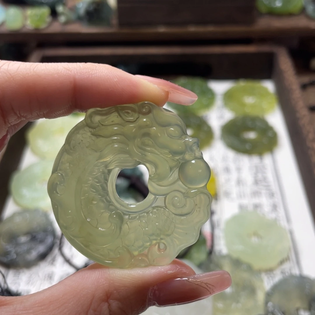 【闪购商品】蛇纹石玉颈饰未镶嵌娇*吖