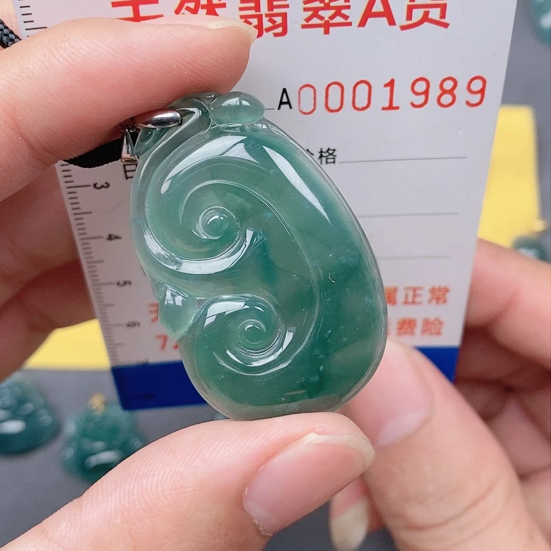 翡翠颈饰银S925镶嵌吊