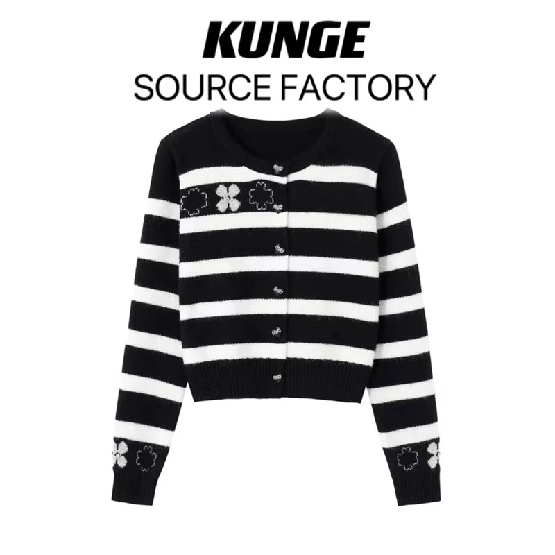 爱心提花拼色针织羊毛开衫女设计感单排扣毛衣外套218