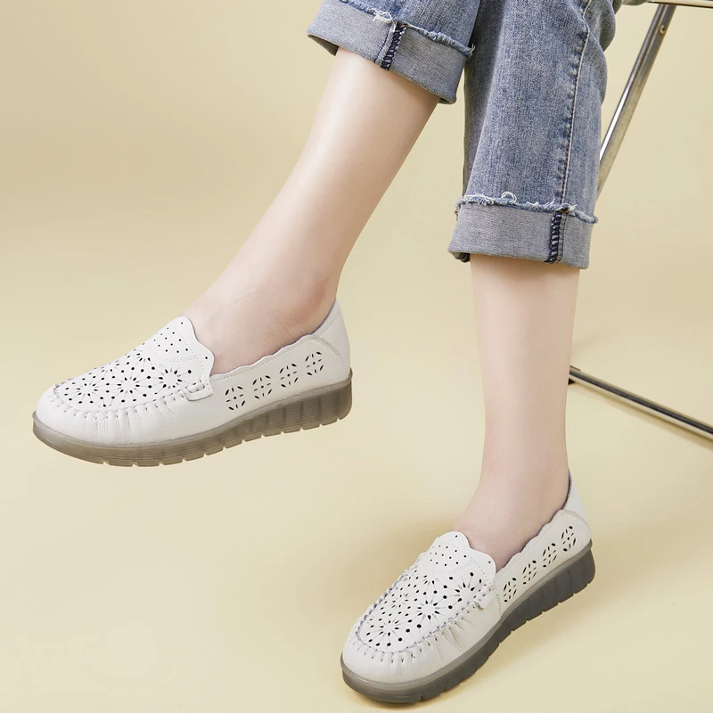 真皮软底妈妈鞋凉鞋平底防滑洞洞鞋中年皮鞋中老年人女鞋单鞋夏季