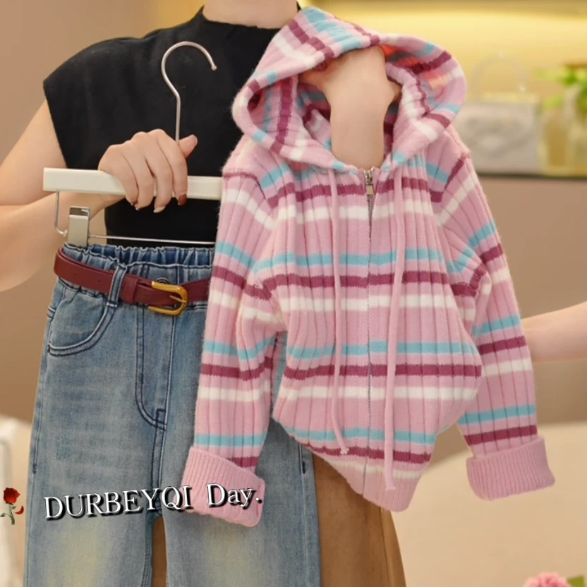 DURBEYQI/朵贝奇女童2025春季韩版气质连帽针织条纹毛衣4903