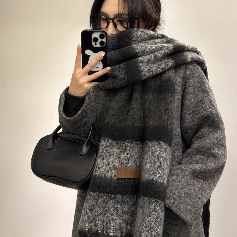 UM马海毛围巾男女秋冬季高级感百搭格子拼色保暖学生围脖长款披肩