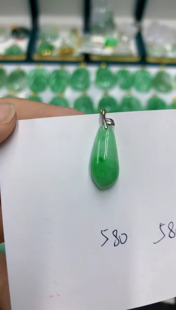 【闪购商品】翡翠颈饰18K金镶嵌号链接