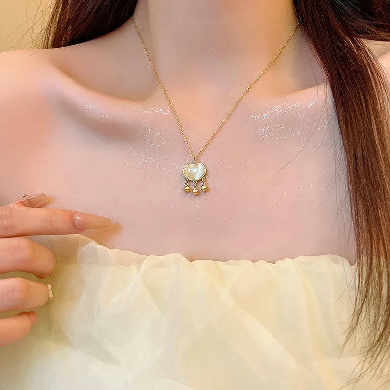 复古如意长命锁钛钢项链女百搭小众简约小石石