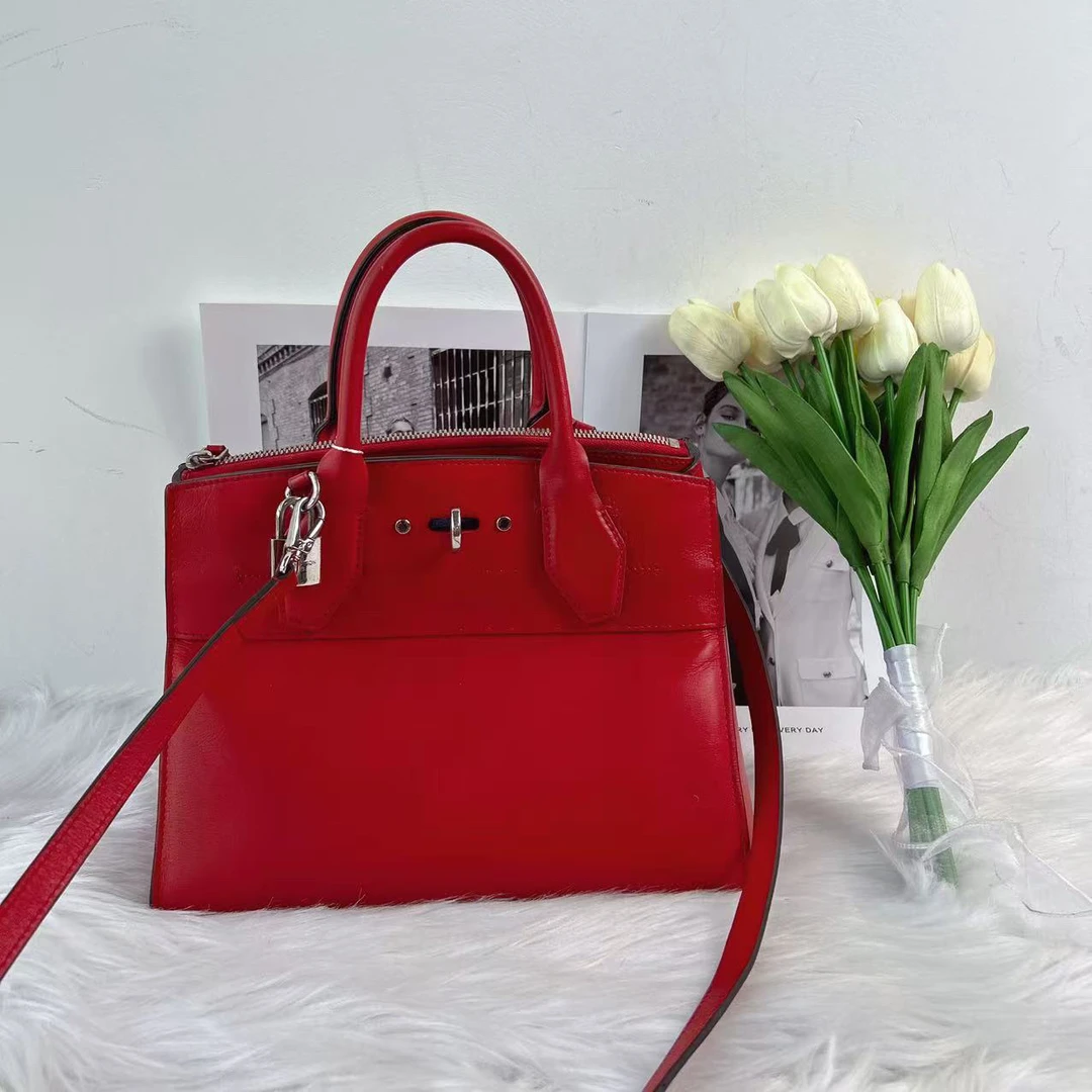 95新 LouisVuitton/路易威登 路易威登百搭款红色锁头托特单肩包