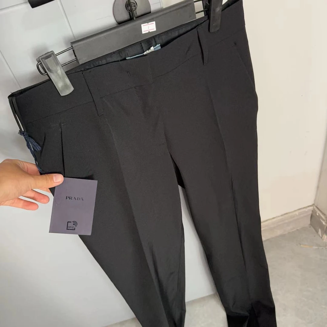 95新 Prada/普拉达 prada 百搭款黑色休闲裤