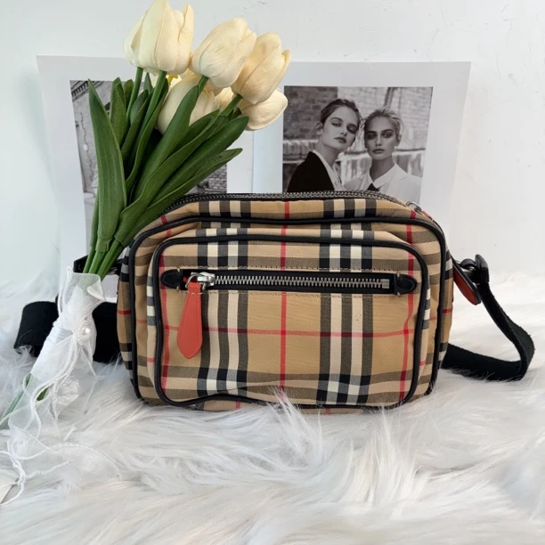 95新 BURBERRY/博柏利 博柏利 百搭款格纹双重相机包
