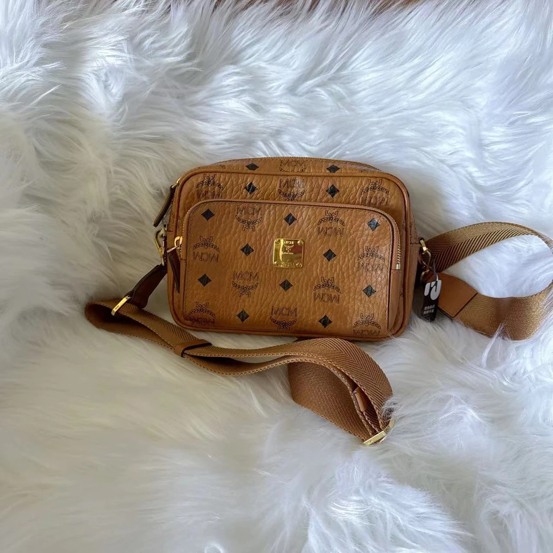95新 MCM mcm 百搭款干邑色相机包