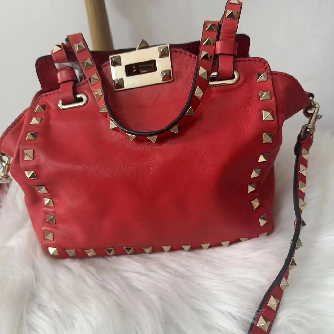 95新 Valentino/华伦天奴 华伦天奴 百搭款红色单肩包