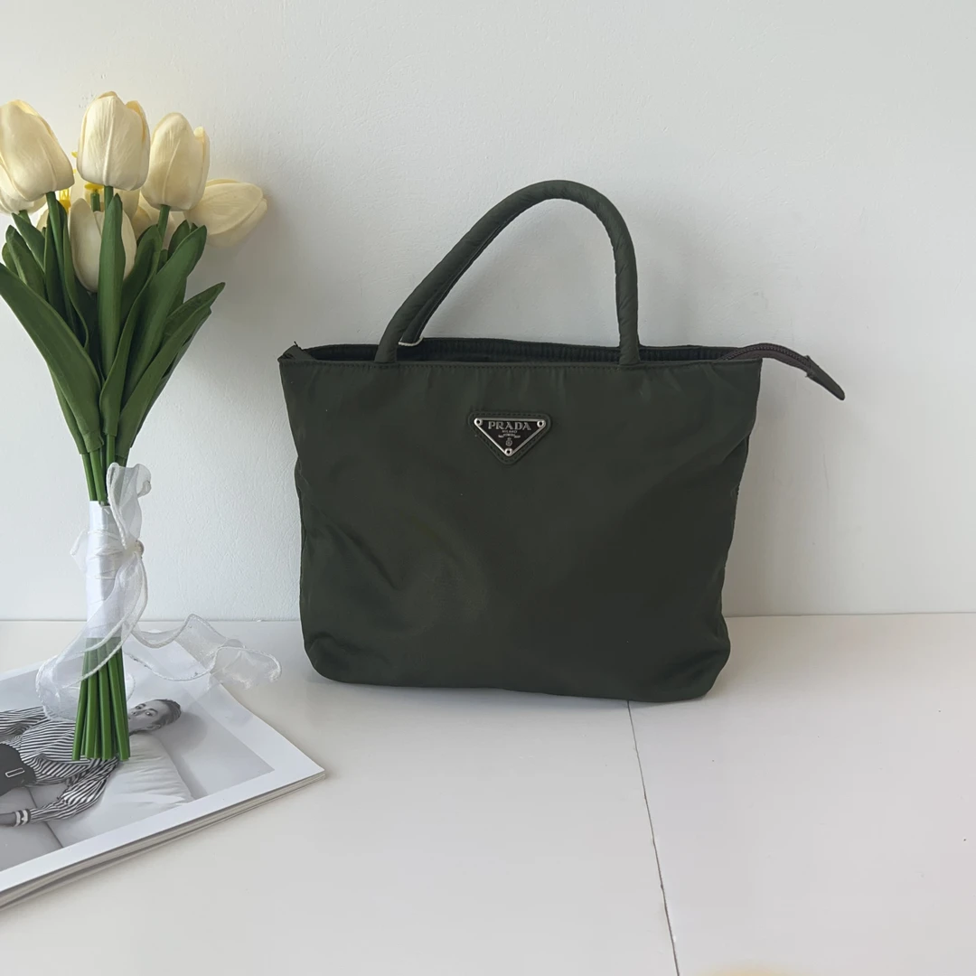 95新 Prada/普拉达 prada百搭款军绿色手提包
