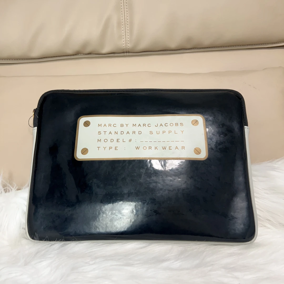 95新 Marc Jacobs/莫杰 莫杰黑色大号百搭款手拿包