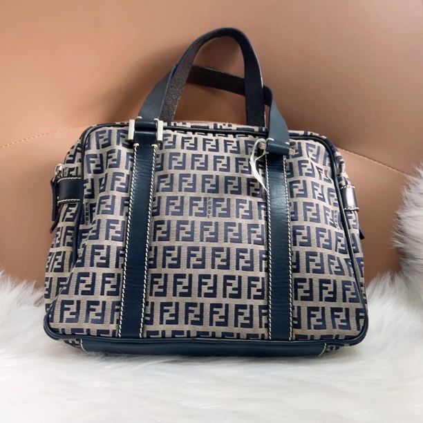 95新 FENDI/芬迪 芬迪B0246老花手提包