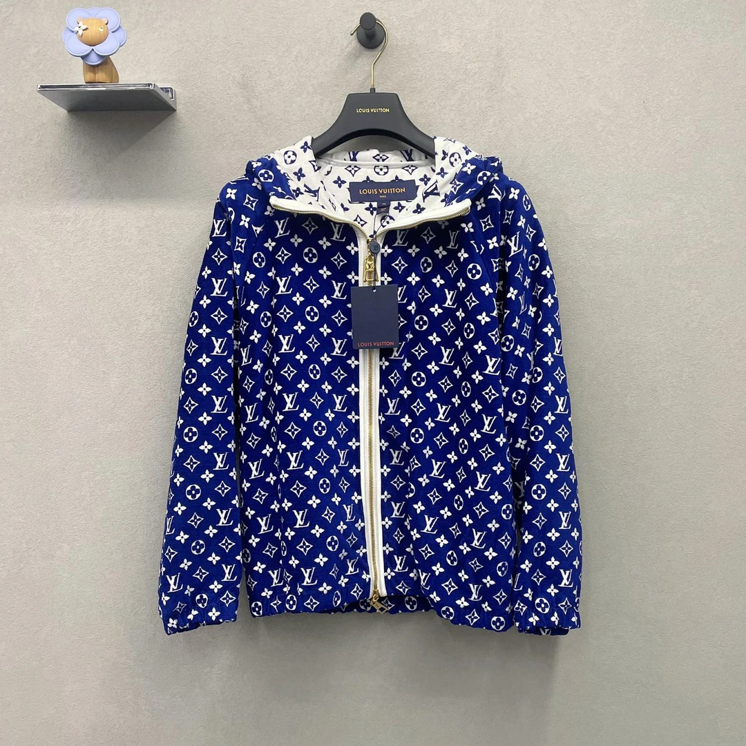 全新未使用 LouisVuitton/路易威登 蓝色外套 /尺码38JQH009188