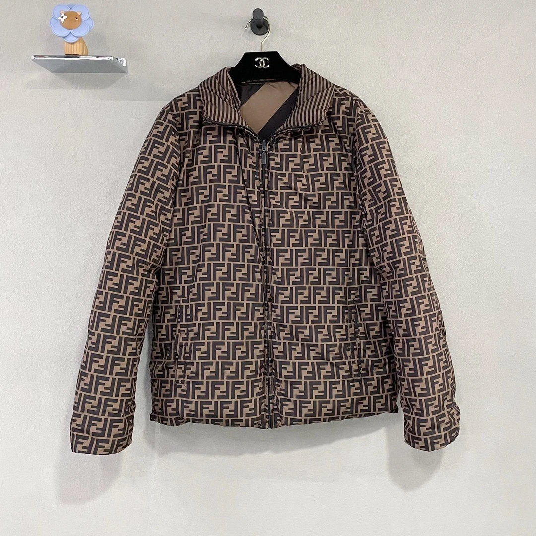 FENDI/芬迪满印双F棕色双面羽绒服 低调奢华复古/95新/DH001722