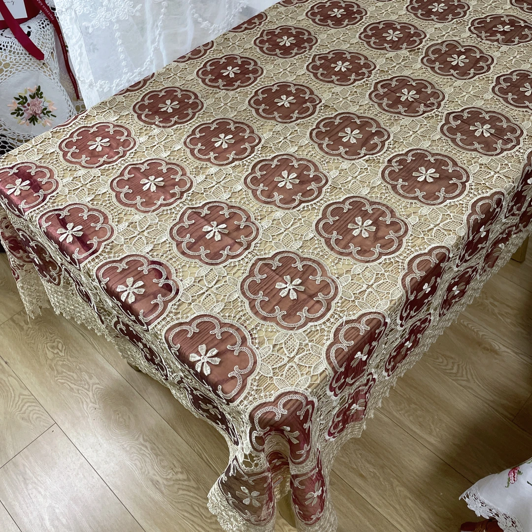 DY018-18-1玻璃纱（130*180）红色花中花刺绣桌布