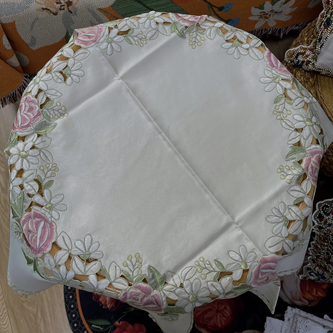 A08-2贡缎（80cm方)中间粉玫瑰盖巾桌布