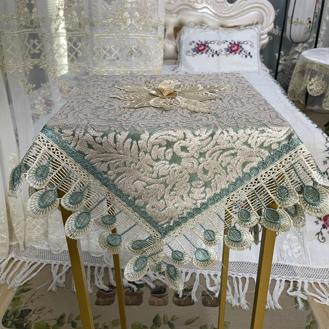 DY031-1丝光线（60cm方/个）绿色立体荷花水溶花边盖巾