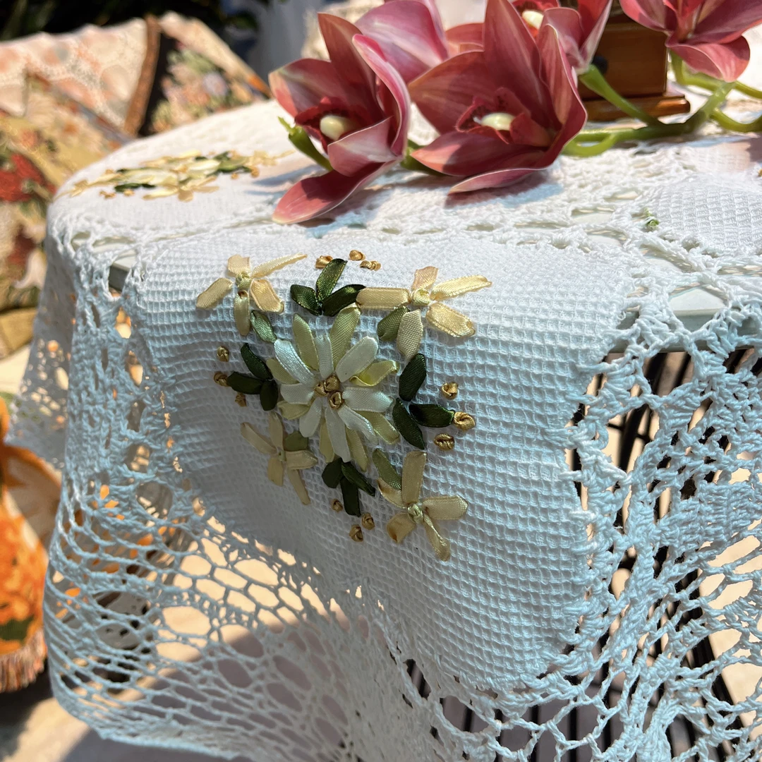 MX011-12棉质（100cm方）淡黄色花苞花瓣丝带绣绣花桌布