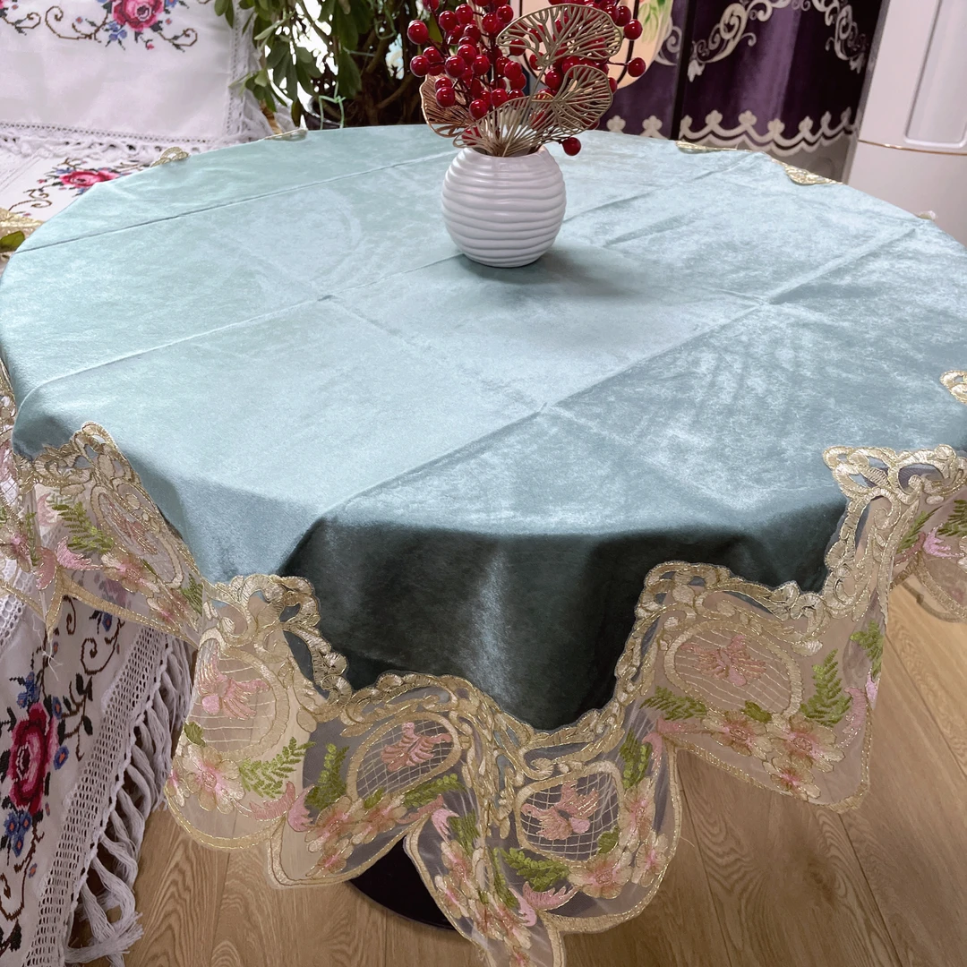 DY204-3金丝绒(130*130cm方）金边粉色小梅花锁链绣盖巾