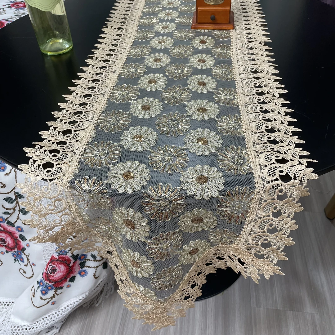 DY016-5-1丝光线（40*180cm长方）米色满工刺绣花边桌旗