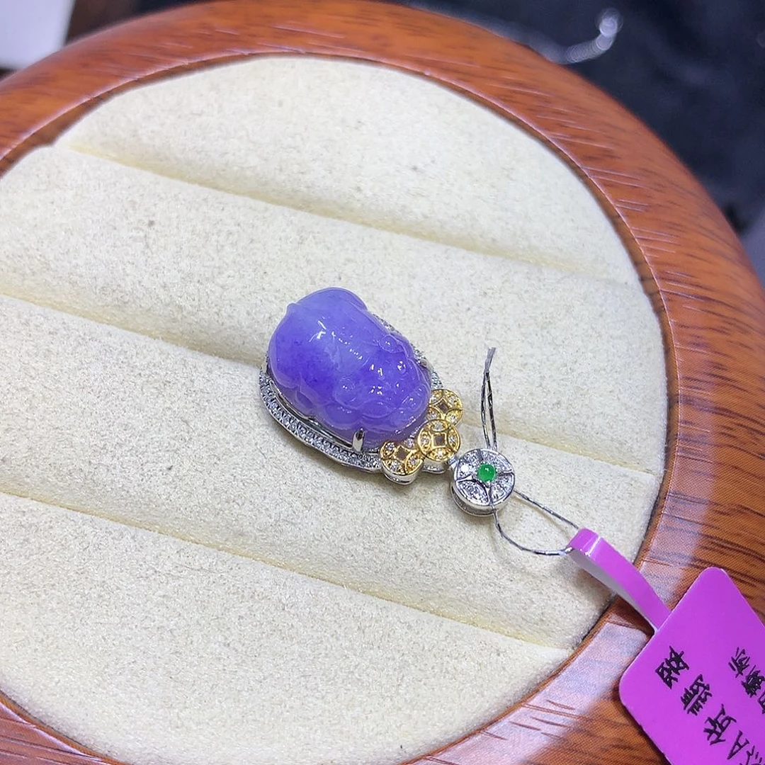 翡翠颈饰18K金镶嵌貔貅